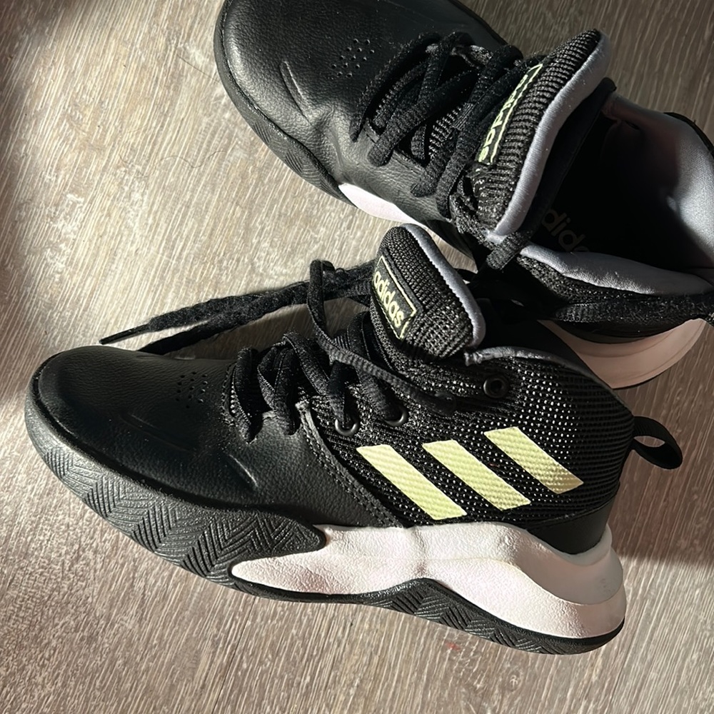 Adidas hi top Boys Size 12